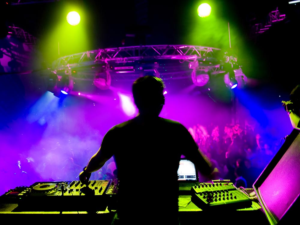 Learn how to use DJ software and DJ equipment - The Best DJ Courses Online in 2026